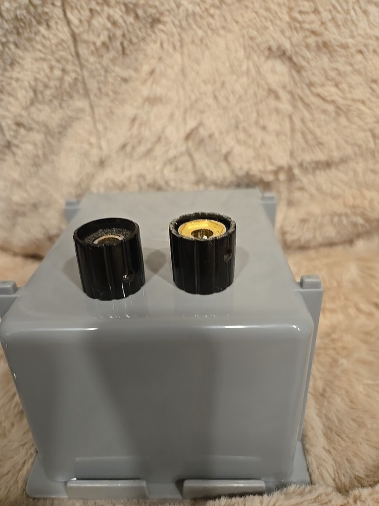 Collet Knobs (also called control knobs with brass or steel collet insert)