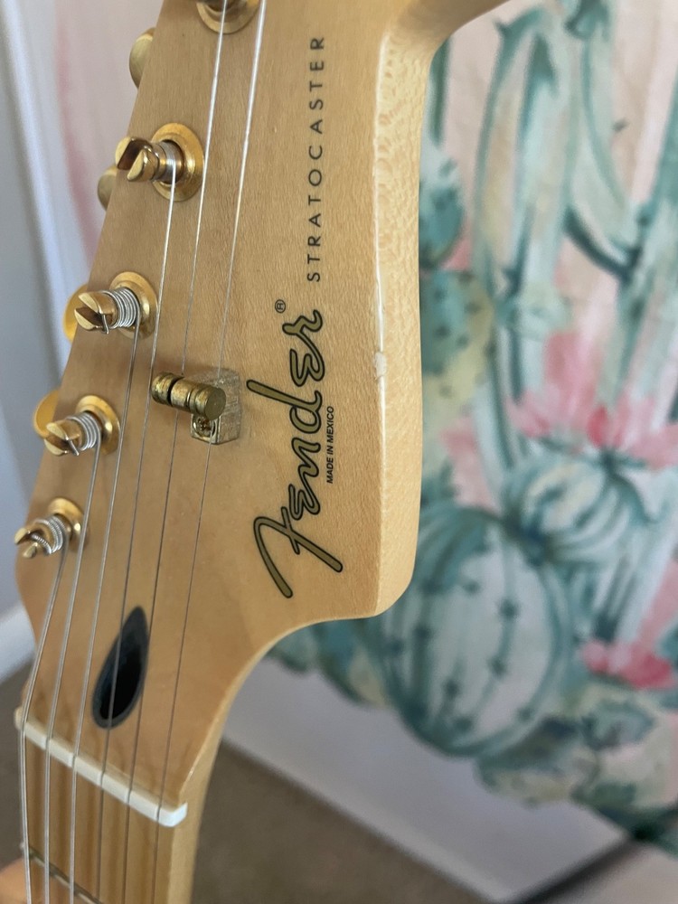 fender deluxe stratocaster Mexican made