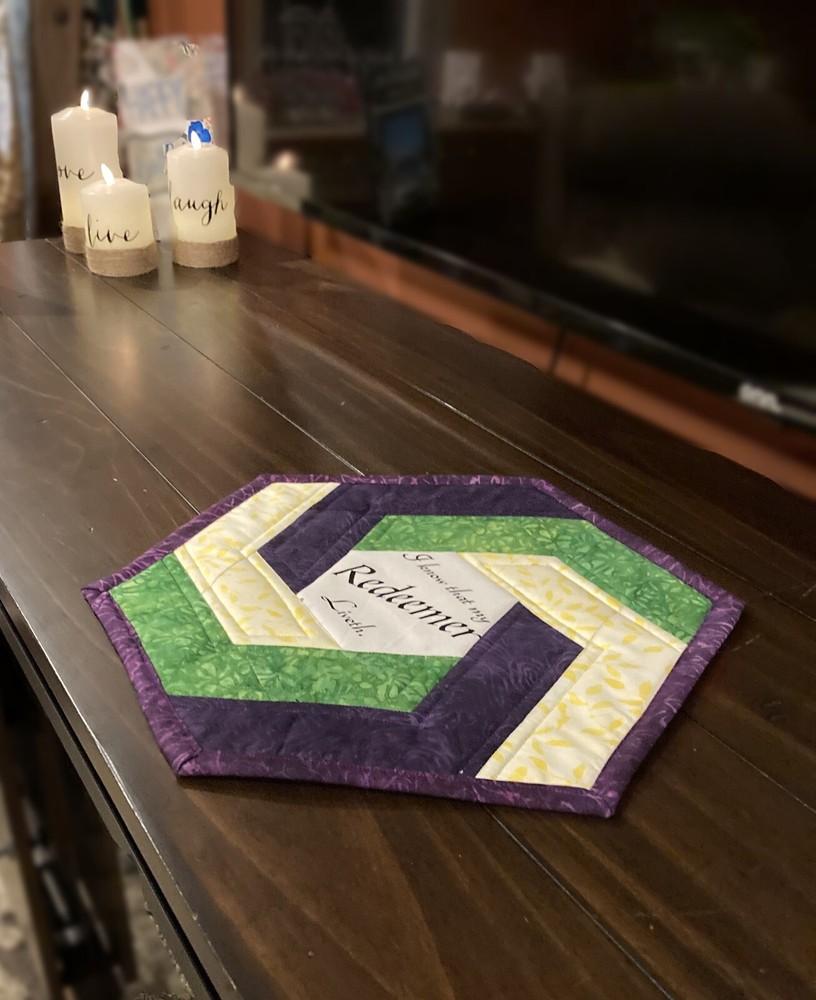 🌷🐣🌟 March Easter Redeemer Hexagon Quilted Table Topper & Trivet 🌟🐣🌷