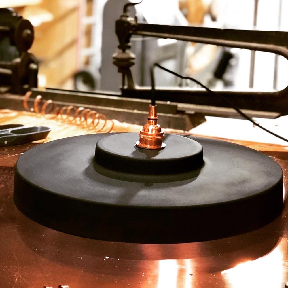 Manual metal spinning lathe