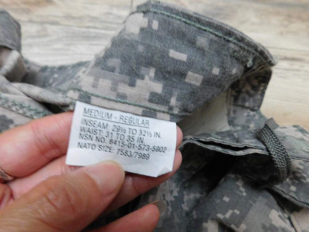 US ARMY FLAME RESISTANT ACU PANTS SIZE MEDIUM - REGULAR