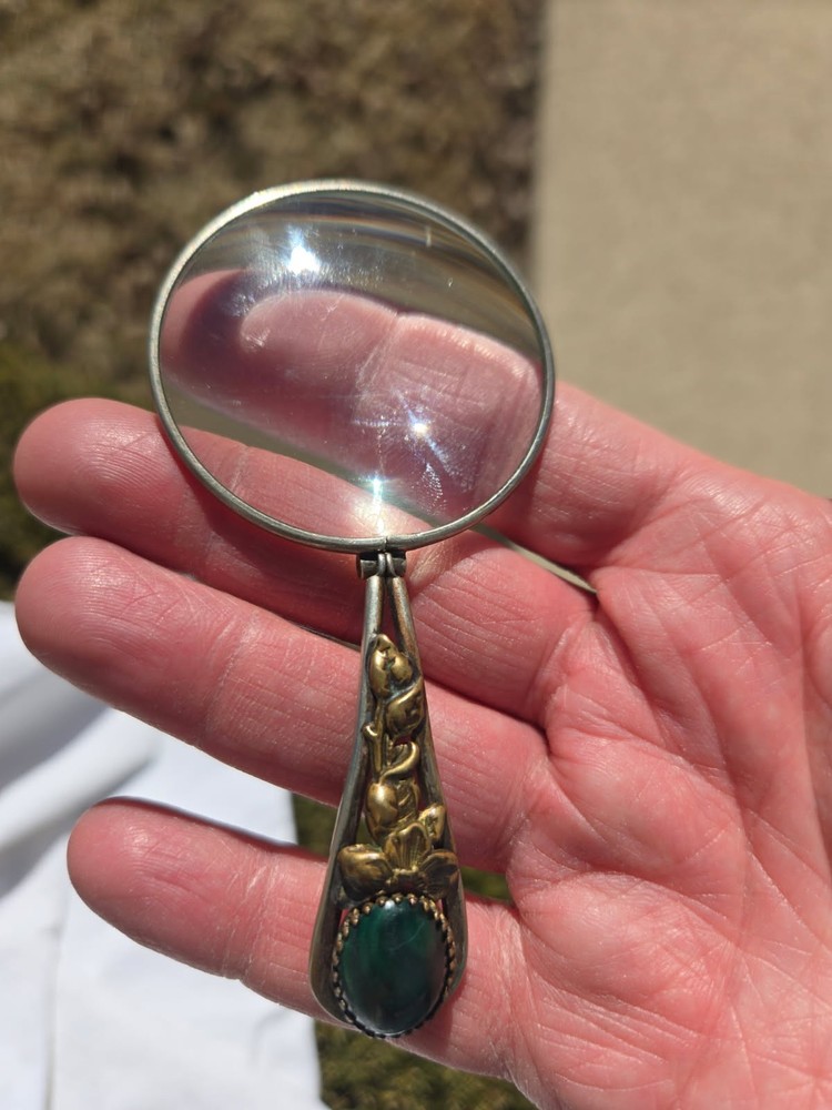 Vtg. foldable magnifier w/possible malachite stone in handle.