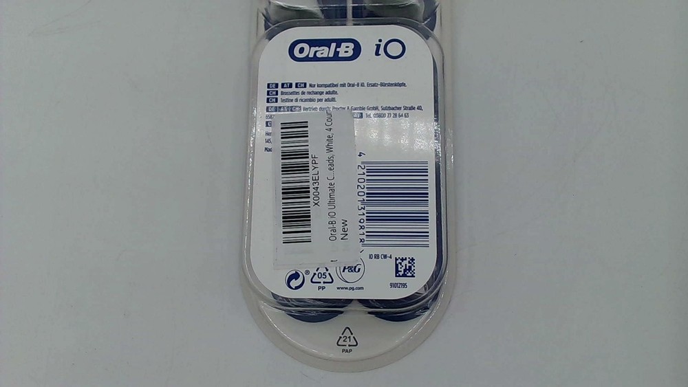 Oral-B IO Ultimate Clean Replacement Brush Head White