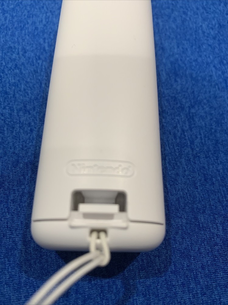 Official OEM Nintendo Wii Remote White Controller +Strap