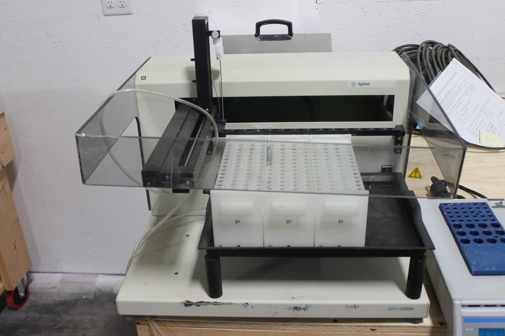 AGILENT X-Y AUTO SAMPLER MODEL G1811A