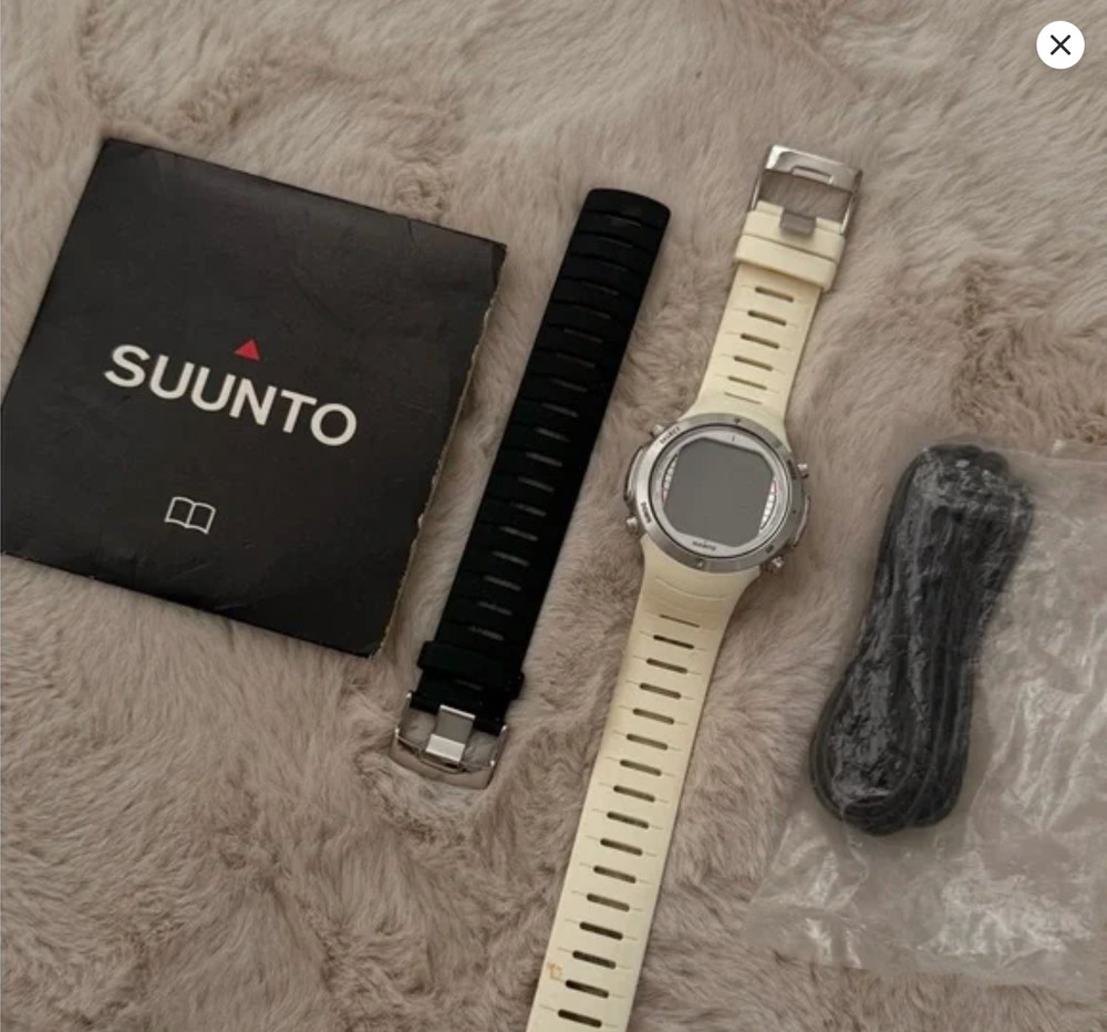 Suunto D6i Dive Computer – White – Never Used – With Extras