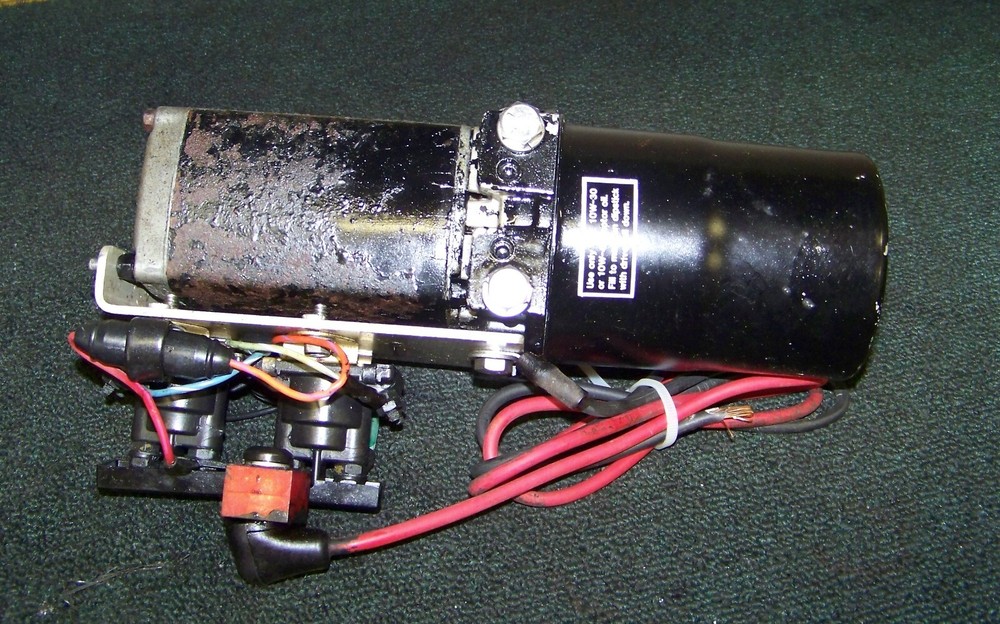 MERCRUISER ALPHA TRIM PUMP CAN STYLE