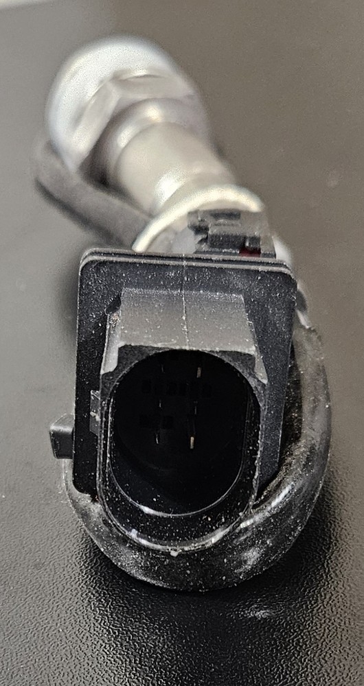 NTK Oxygen Sensor: UAR9000-EE035