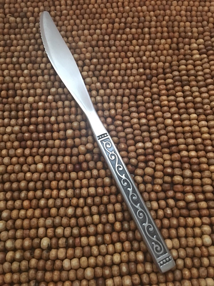 Oneida SPANISH COURT Stainless Scroll Beads Black Accent Solid Dinner Knife 8.5”