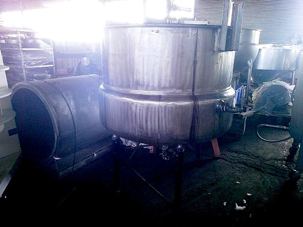 300 gallon Stainless Steel Jacketed Kettle