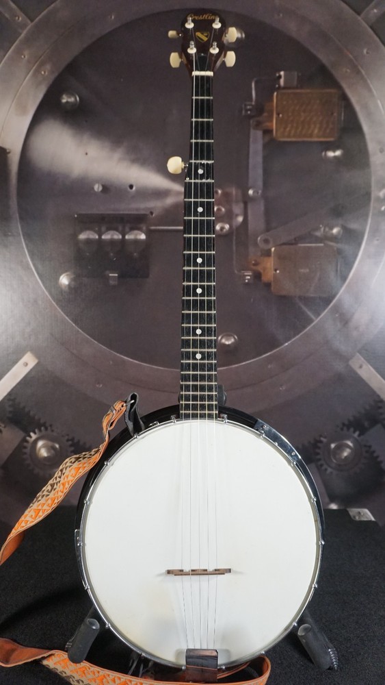 Crestline 5-String Banjo w/ Chipboard Case