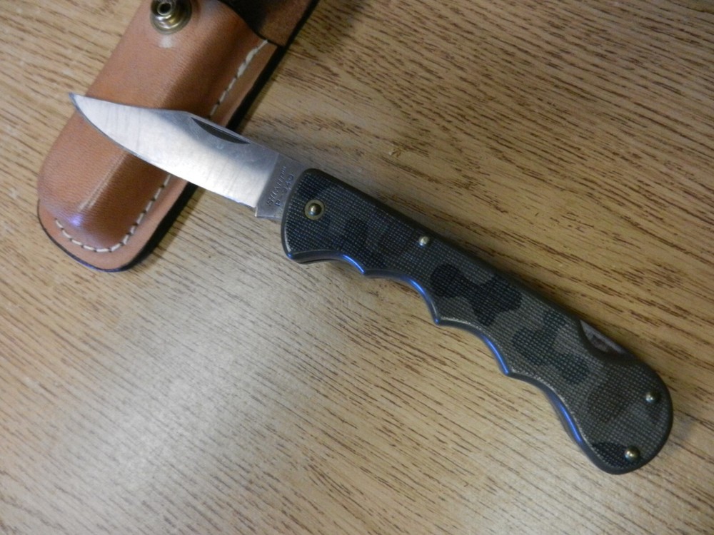 Vintage Sharp P-940 Camo Ciolor Folding Lock Back Knife W/ Leather Sheath 4 1/2"
