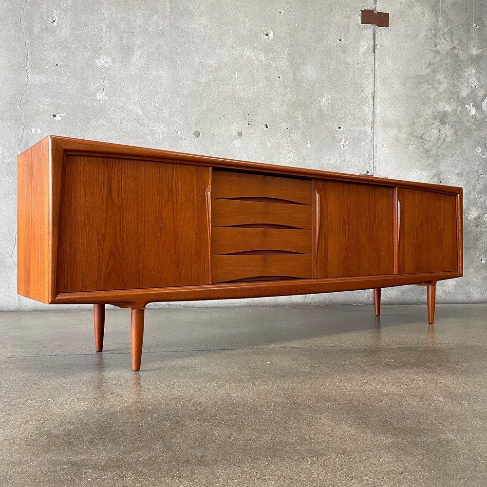 Mid Century Danish Modern Teakwood Sideboard
