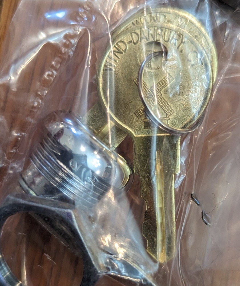 Wind-Danbury Key E005 - Two Keys and Cylinder - SAME DAY SHIPPING