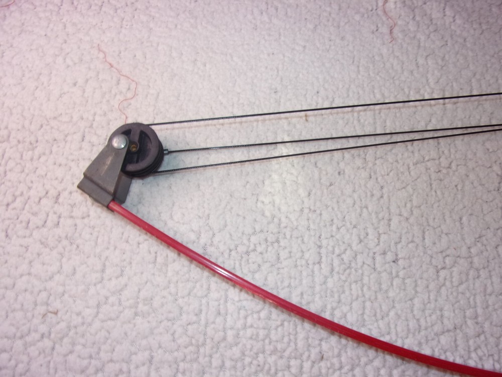 Red/Black Youth Compound Bow