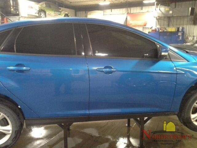2014 Ford Focus Passenger Front Headrest Only Black Cloth