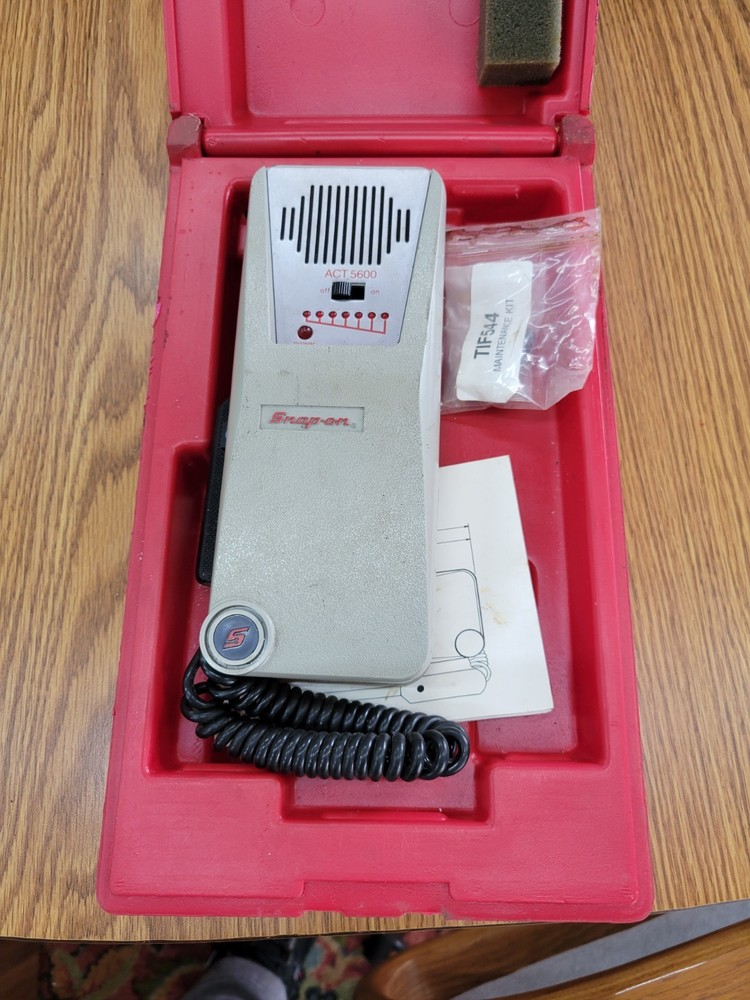 Snap-On Tools Act 5600 Automatic Halogen Leak Detector with Case UNTESTED As-Is