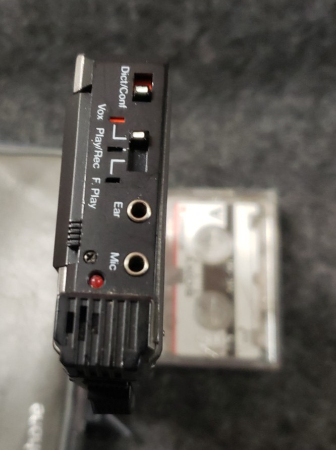 Dictaphone 3253 Voice Processor Micro Tape Recorder w/ Case - Powers On (C13B5)