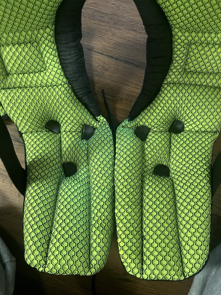 Schutt Shoulder Pad Size Medium