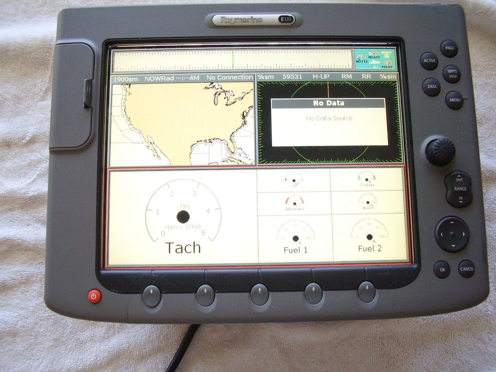 Raymarine E120 Classic Chartplotter & MFD Display; Works Great