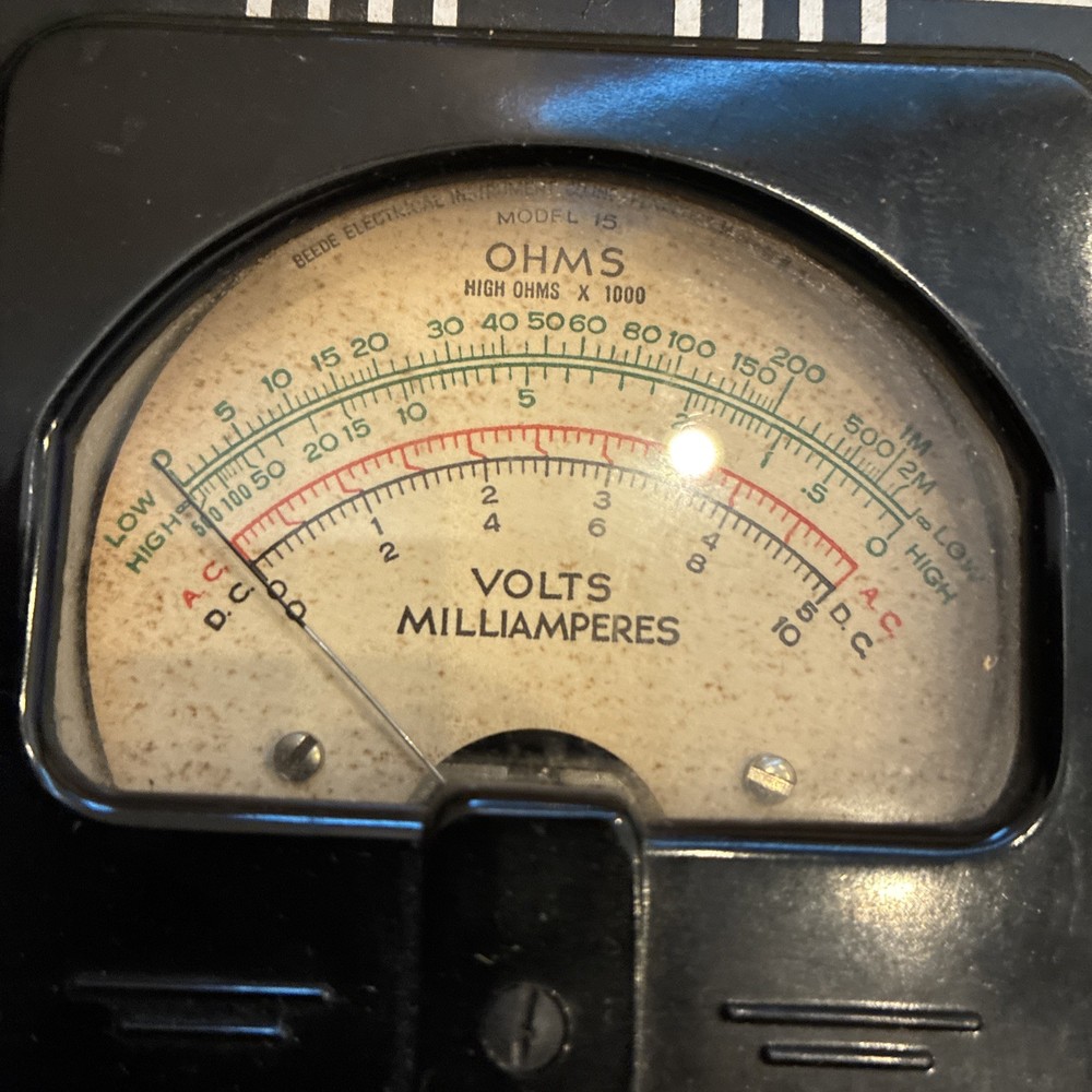 Vintage DeVry Technical Institute model 1c04 Multimeter Ohmmeter Voltmeter