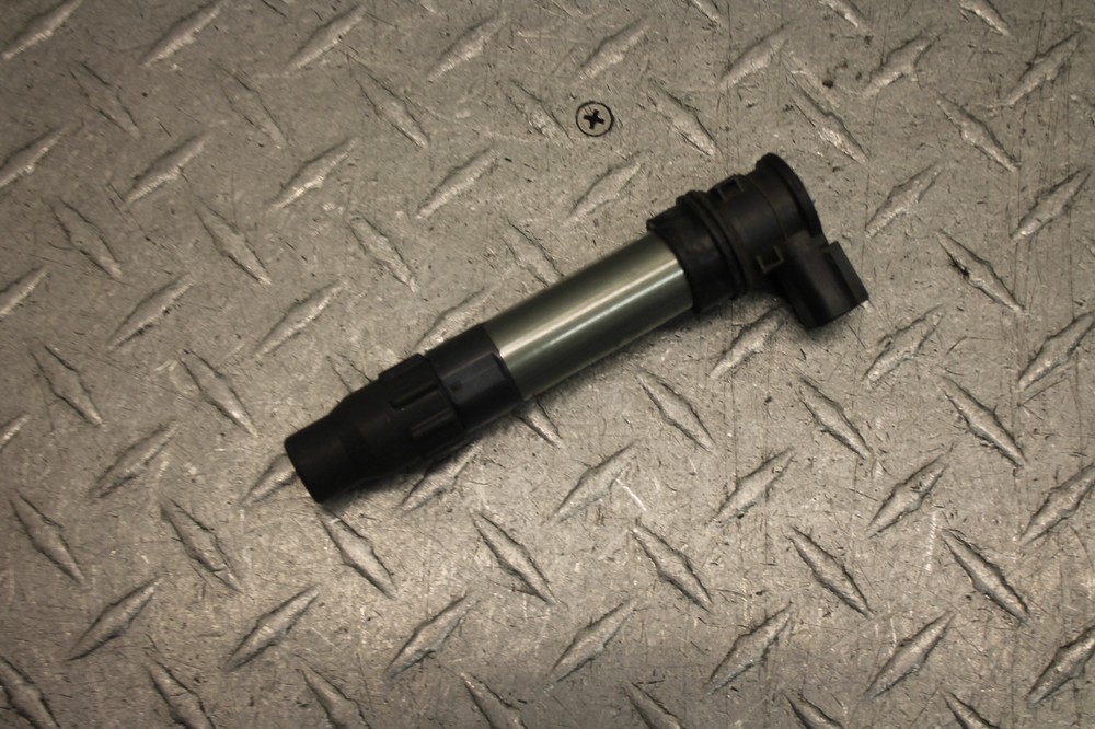 2009 HONDA CBR1000RR IGNITION COIL SPARK PLUG CAP
