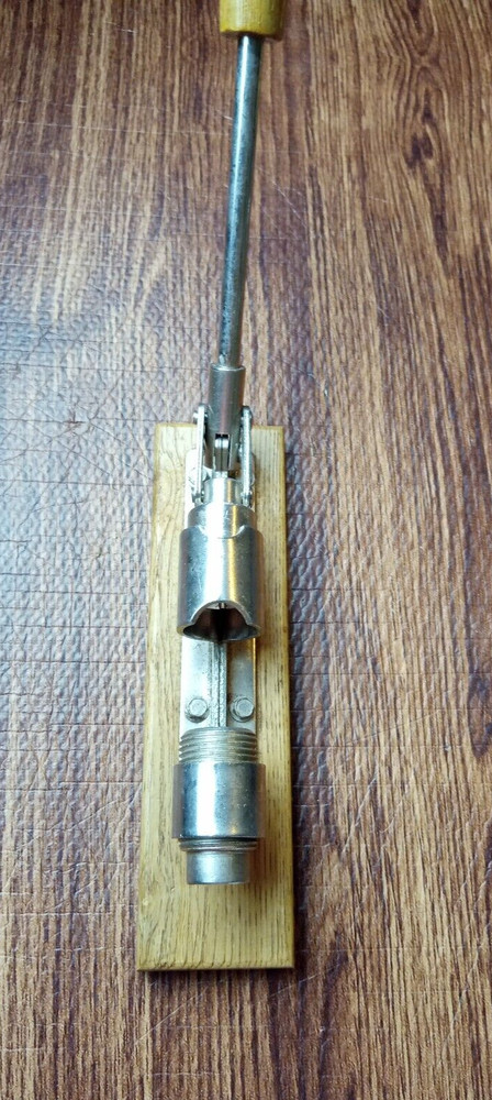 Metal Nutcracker Mechanical High-quality with Leverage Arm