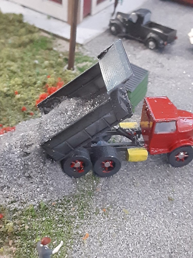 n scale dump truck