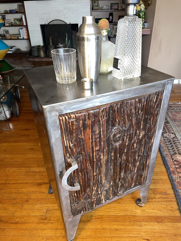 Custom Bar