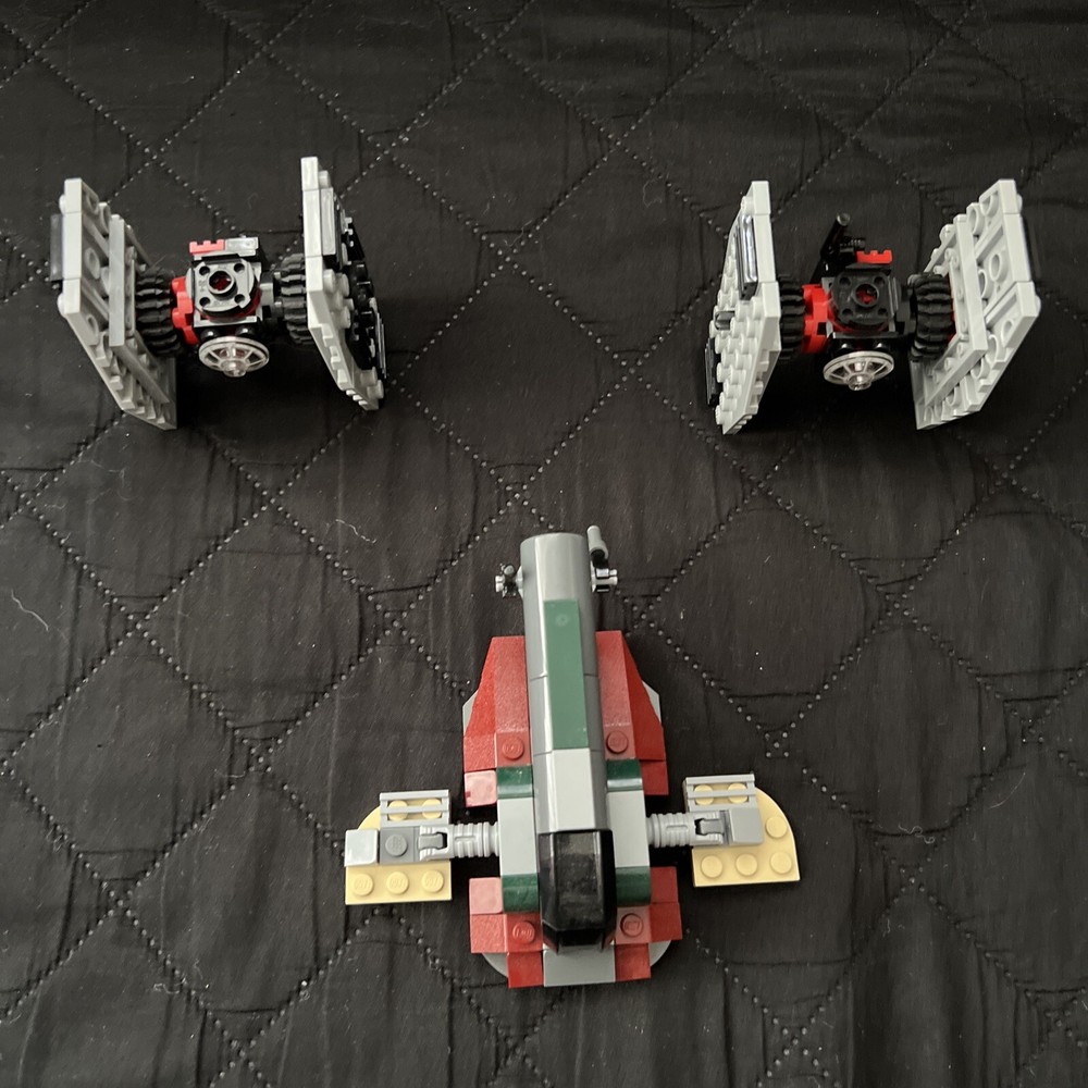 star wars tiny lego tie fighters and Madalorian ship