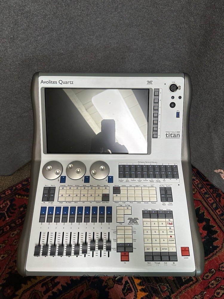 Avolites Quartz Lighting Console Controller , Titan Moble Wing, Road Case, Bag