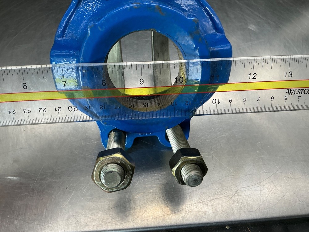 Smith Blair 4" Saddle Clamp 2" Outlet