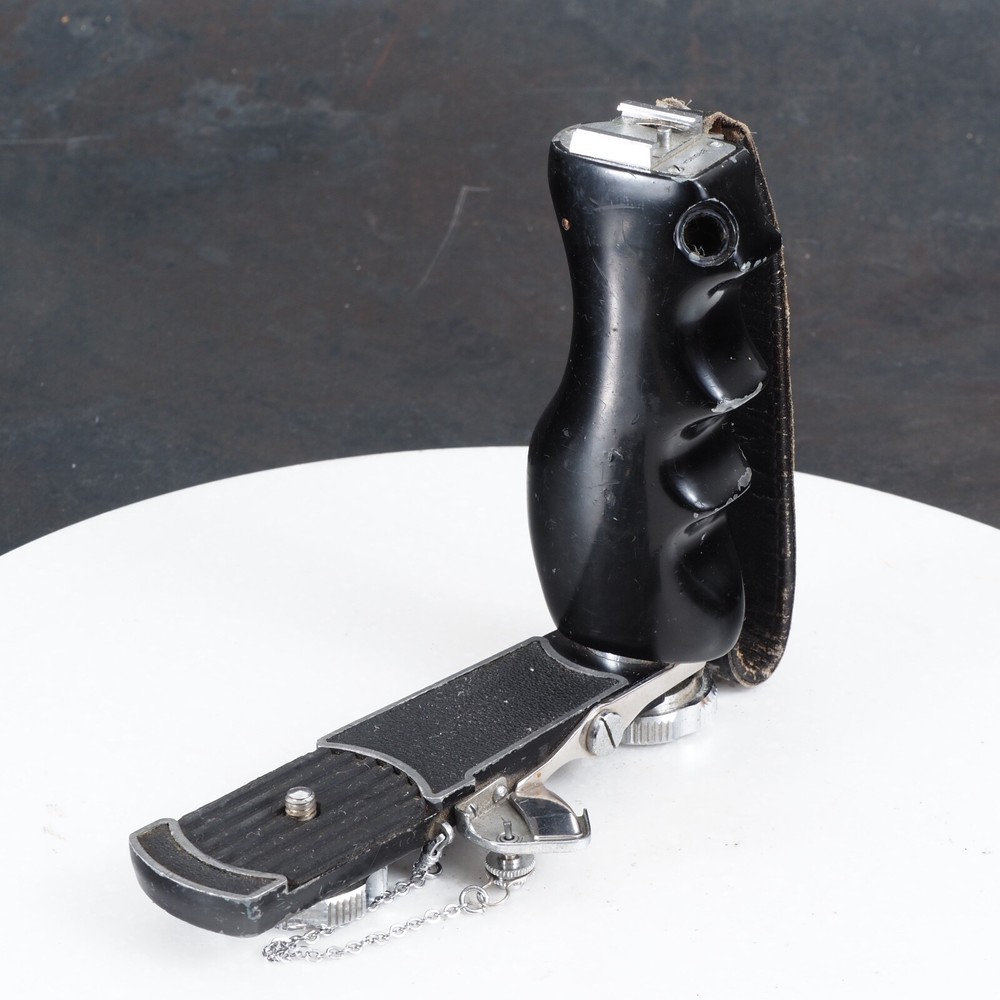 ^ Bronica Model C Left Hand Shutter Release/Flash Bracket [EX+]