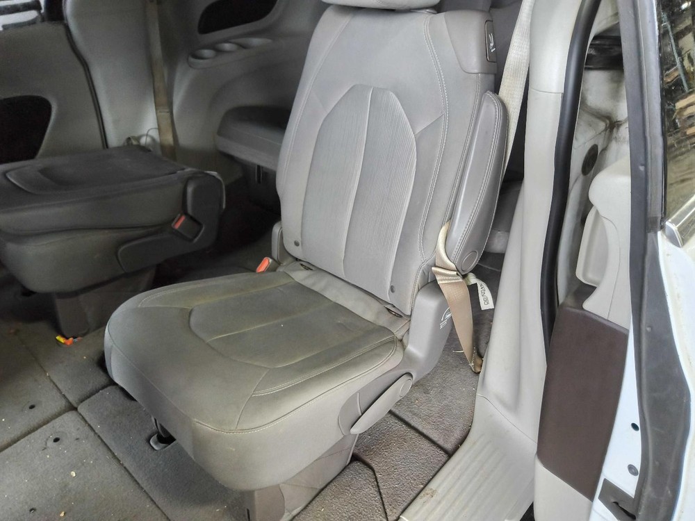 Used A/C Selector Switch fits: 2017 Chrysler Pacifica front 3 zone temperature c