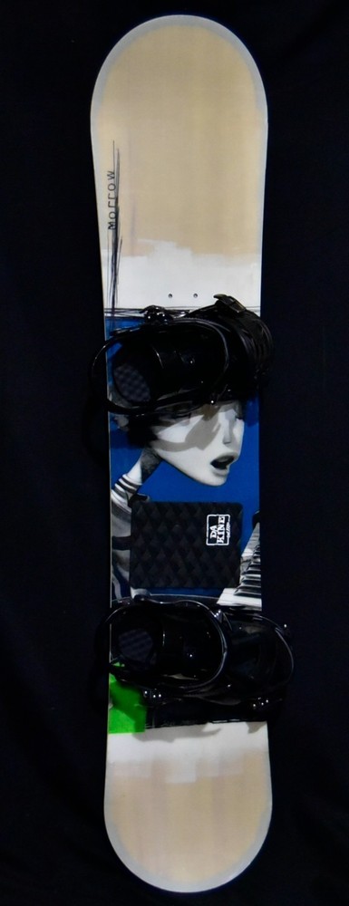 MORROW SNOWBOARD SIZE 140 CM WITH MEDIUM BINDINGS