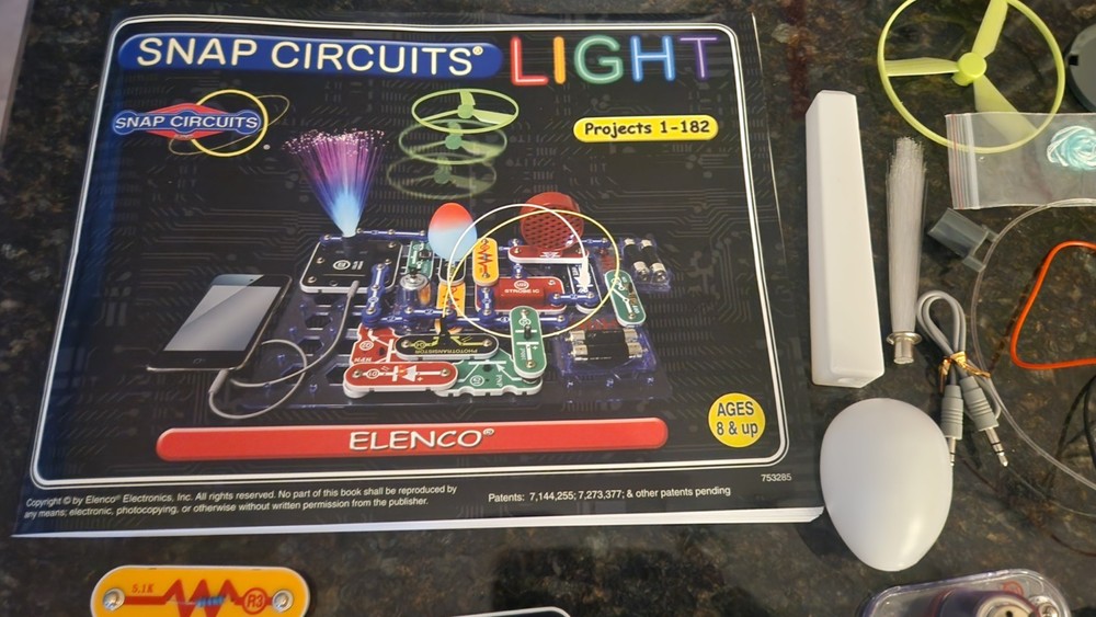 Elenco Snap Circuits Parts: LIGHT Experiments Projects 1-182 Manual Book