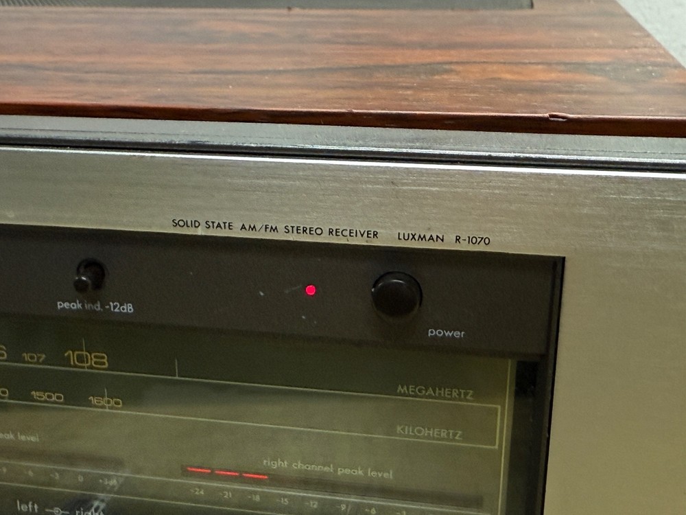 LUXMAN R-1070 STEREO RECEIVER