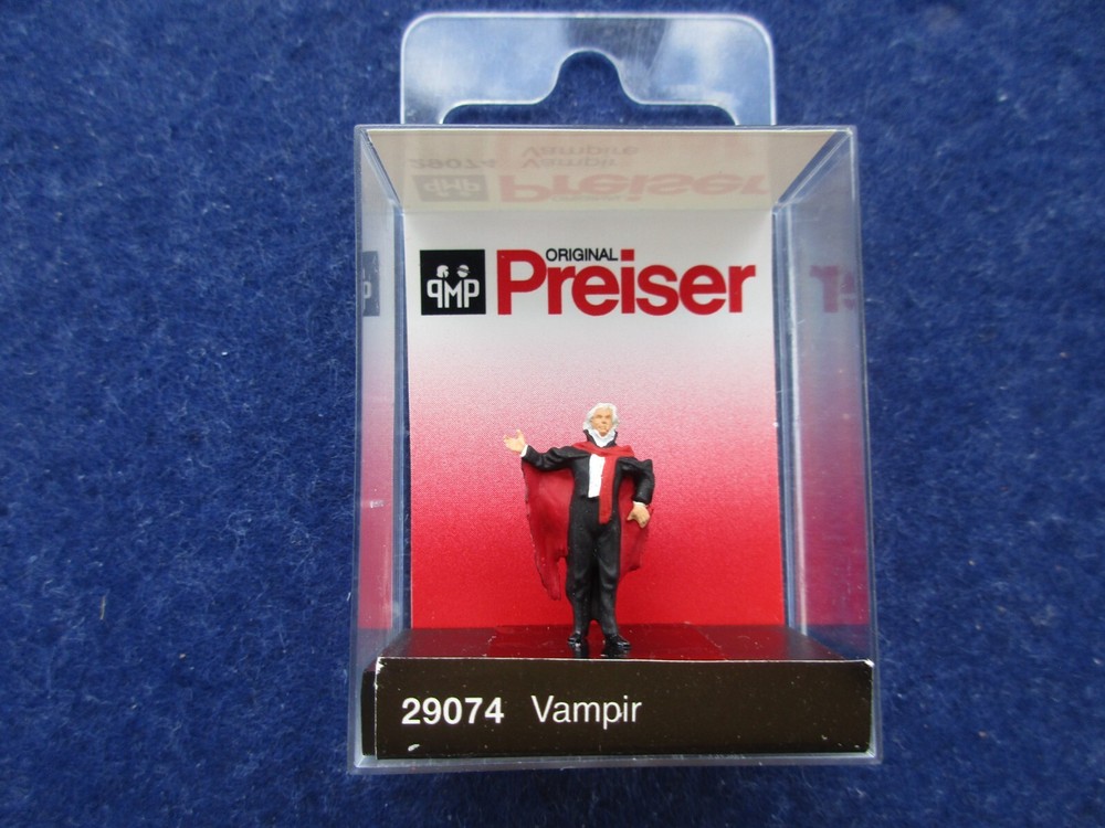 Preiser HO - Male Vampire #29074 (NIB)