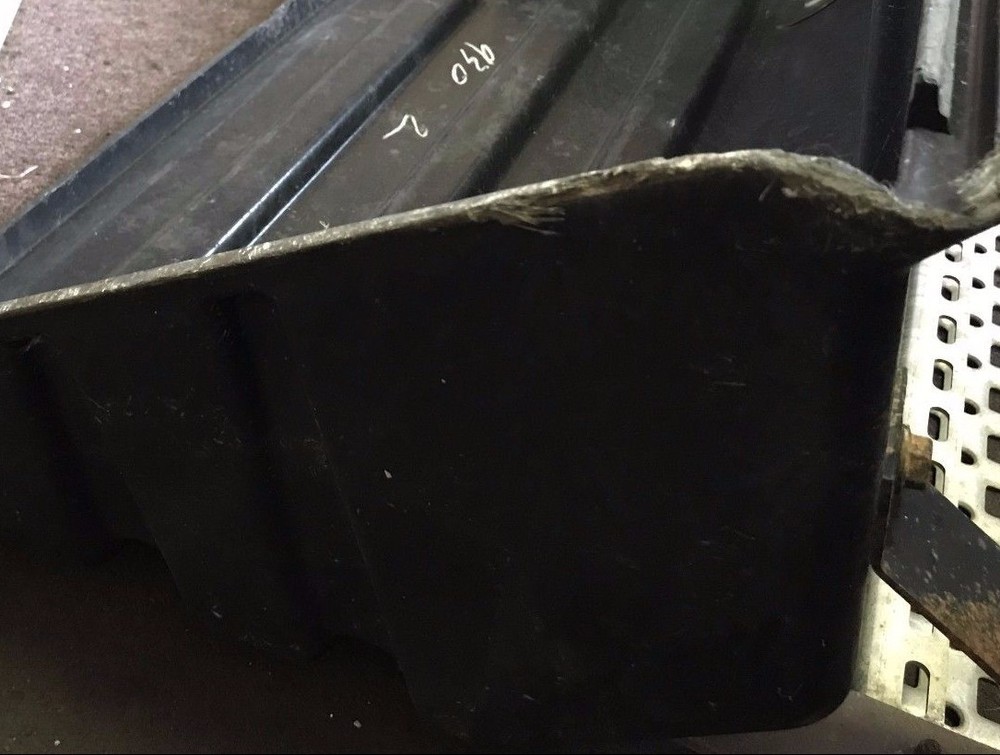 VOLVO BATTERY BOX WITH STEP 8073378