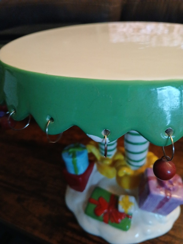 m studios ceramic Elf Cake Holder