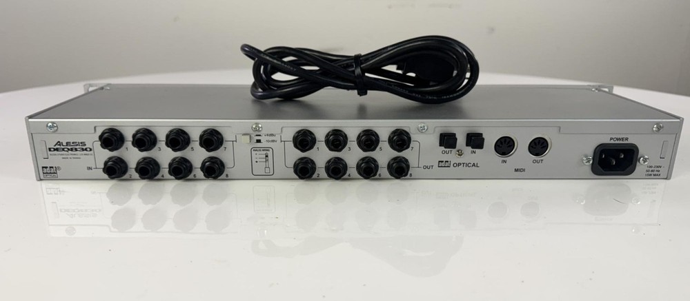 Alesis DEQ830 Programmable Digital Graphic Equalizer