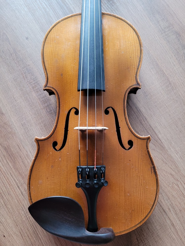 Old vintage violin 4/4
