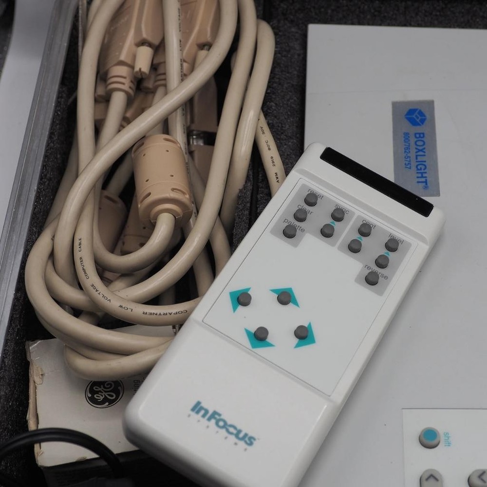 Infocus Systems 5000cx Boxlight Projector Computer Hardcase & accs.