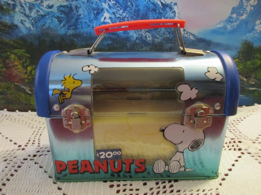 Peanuts Round Top Metal Lunch Box ~ Empty