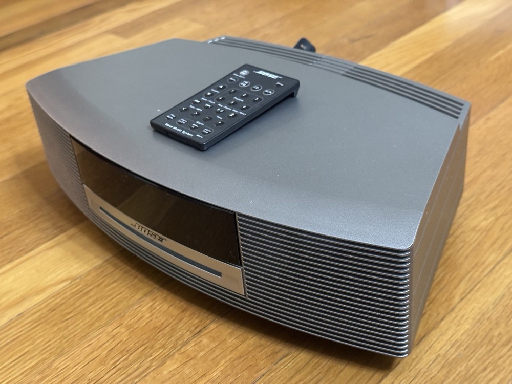 Bose Wave Music System Titanium Silver With Remote