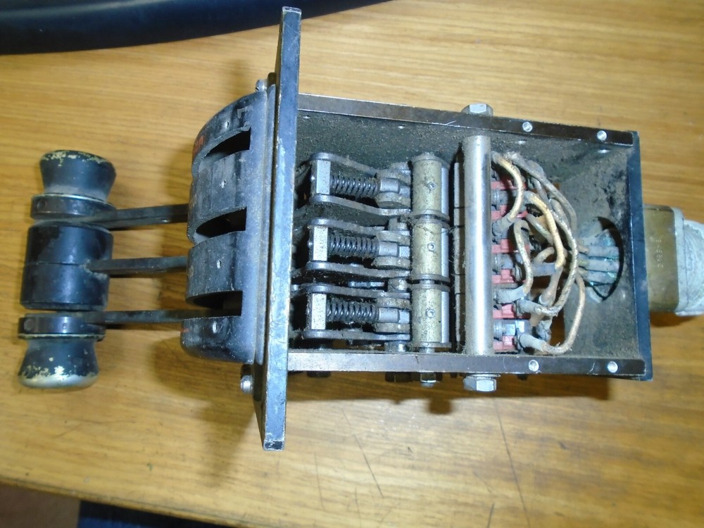 A-12 Gyropilot FLIGHT CONTROLLER 664416-113 Sperry Gyroscope co.