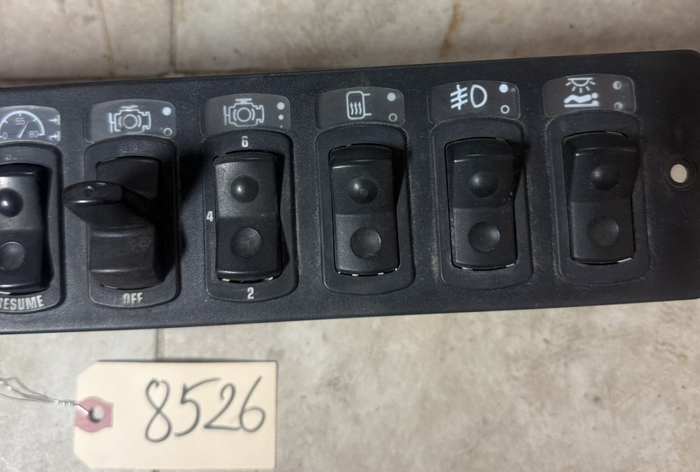 Kenworth T200 Dashboard 9 Switch Control Panel - P/N: S64-1004-9