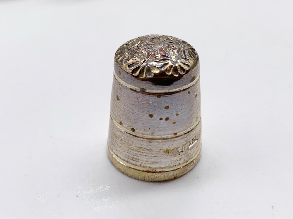 VINTAGE SOLID STERLING SILVER SEWING THIMBLE