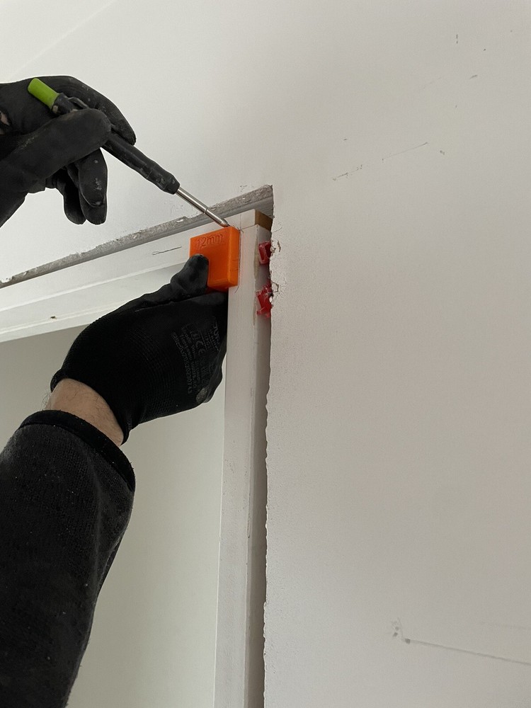 Quick And Accurate Architrave Measuring & Mounting Tool - 12mm Setback