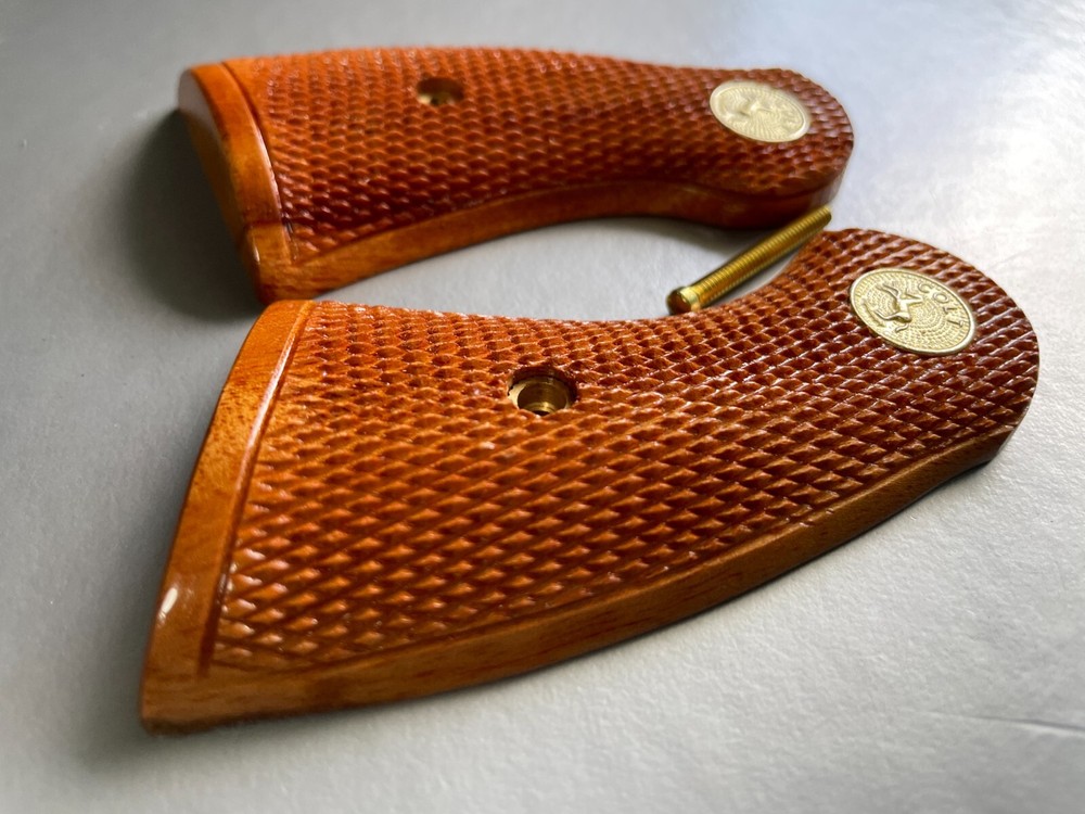 All Checker on Wood Decorative Grips For Colt Python grip, Checker; pattern02